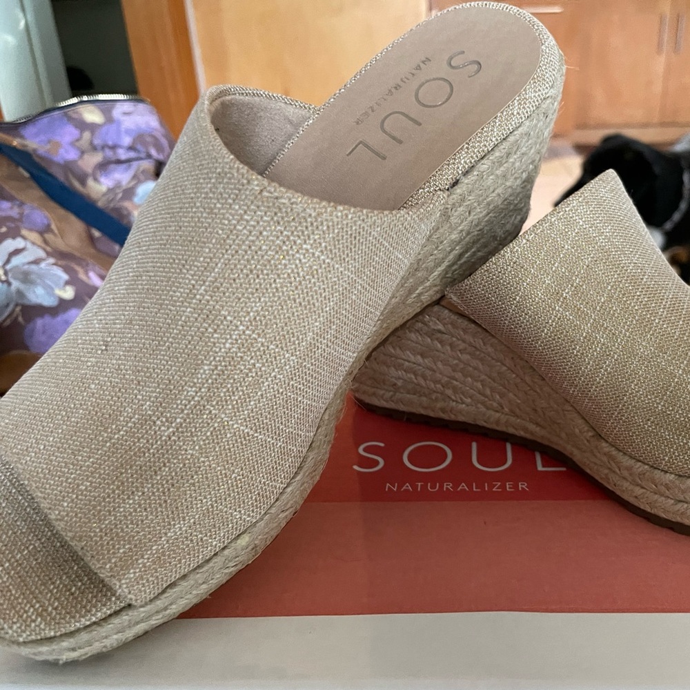 Never worn; bought online too small